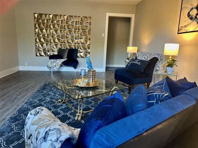 112 Oakdale Street, Dayton, TX 77535