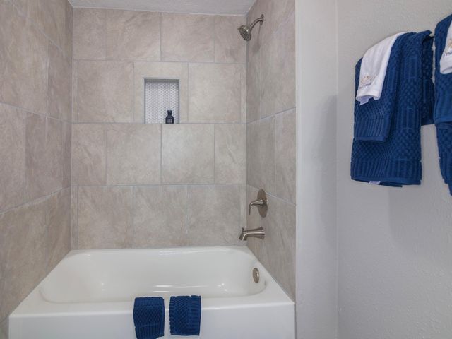 112 Oakdale Street, Dayton, TX 77535