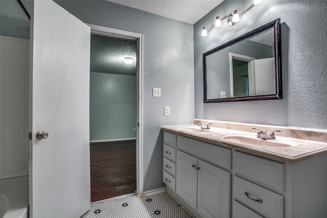 3820 Bandera Ranch Road, Fort Worth, TX 76262