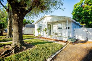 6906 N CENTRAL AVENUE, Tampa, FL 33604