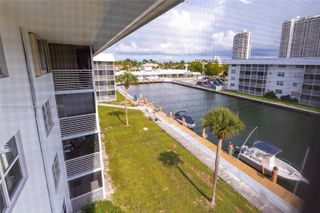 3551 NE 169th St 411, North Miami Beach, FL 33160