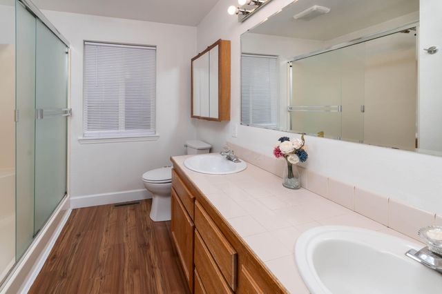 1071 NE NE Locksley Drive, Bend, OR 97701