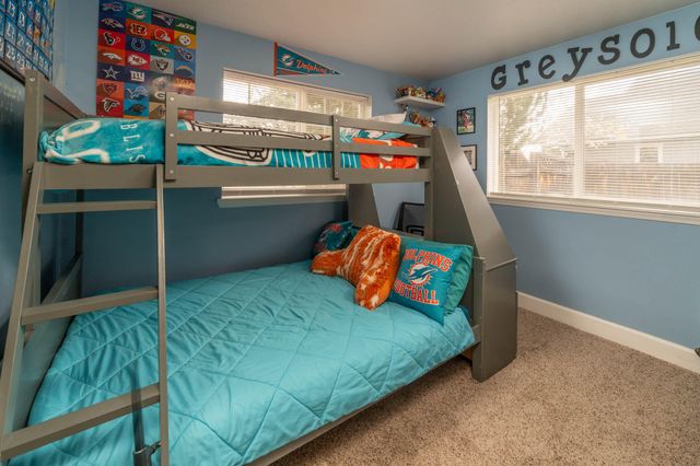 1071 NE NE Locksley Drive, Bend, OR 97701