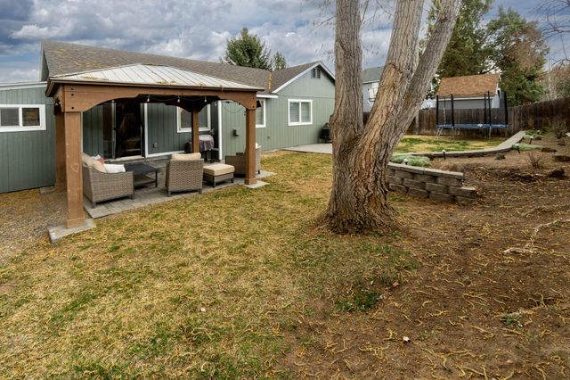 1071 NE NE Locksley Drive, Bend, OR 97701