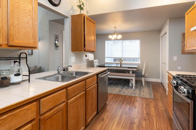 1071 NE NE Locksley Drive, Bend, OR 97701