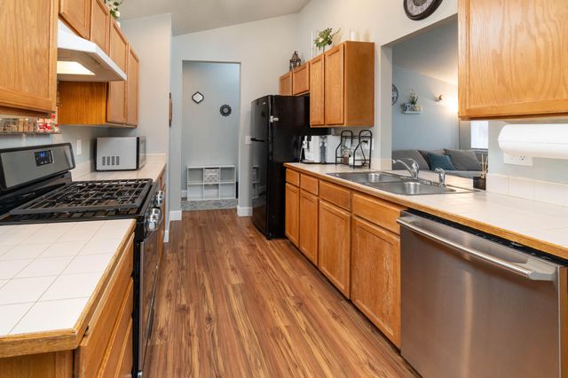 1071 NE NE Locksley Drive, Bend, OR 97701