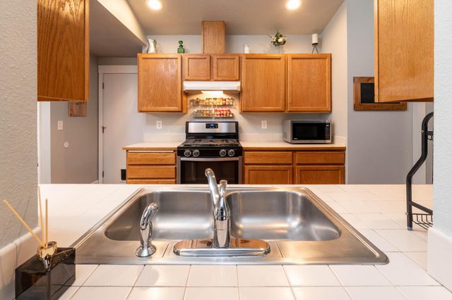 1071 NE NE Locksley Drive, Bend, OR 97701