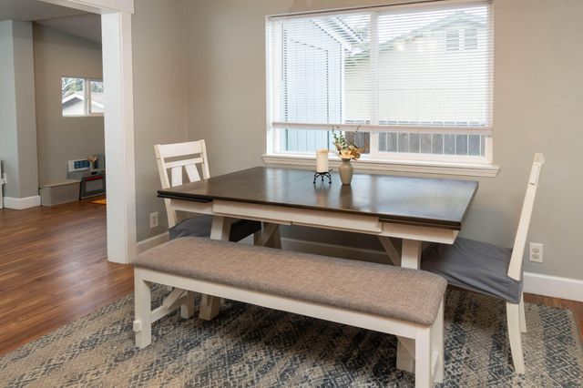 1071 NE NE Locksley Drive, Bend, OR 97701