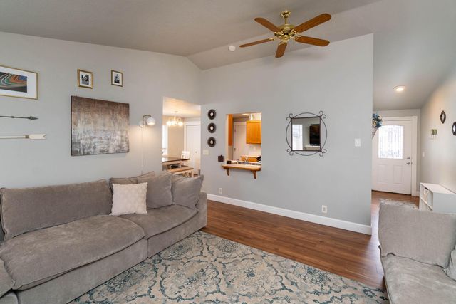 1071 NE NE Locksley Drive, Bend, OR 97701