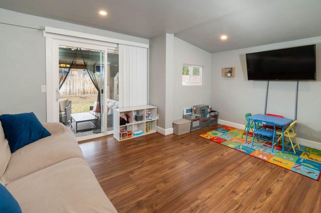 1071 NE NE Locksley Drive, Bend, OR 97701