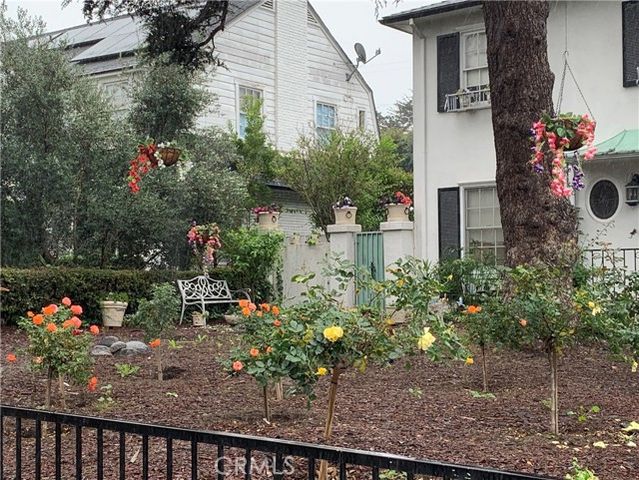 1826 Wellington Road, Los Angeles, CA 90019