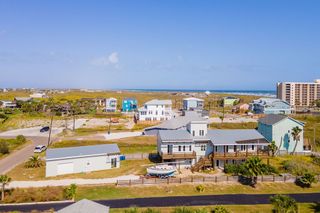 127 Twelfth St, Port Aransas, TX 78373