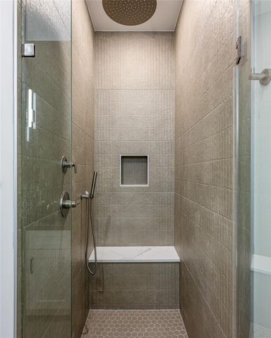 623 Rolling Oaks, Stafford, TX 77477