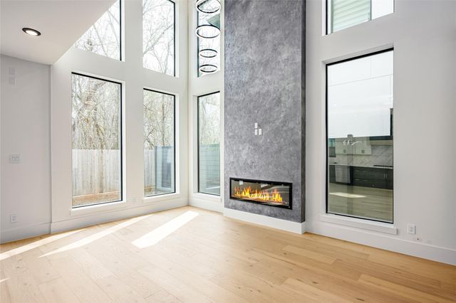 623 Rolling Oaks, Stafford, TX 77477