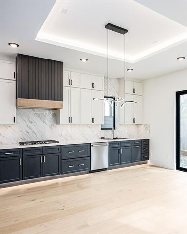 623 Rolling Oaks, Stafford, TX 77477