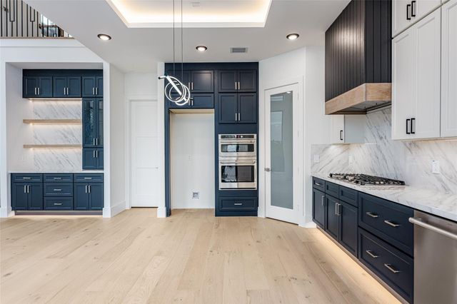 623 Rolling Oaks, Stafford, TX 77477