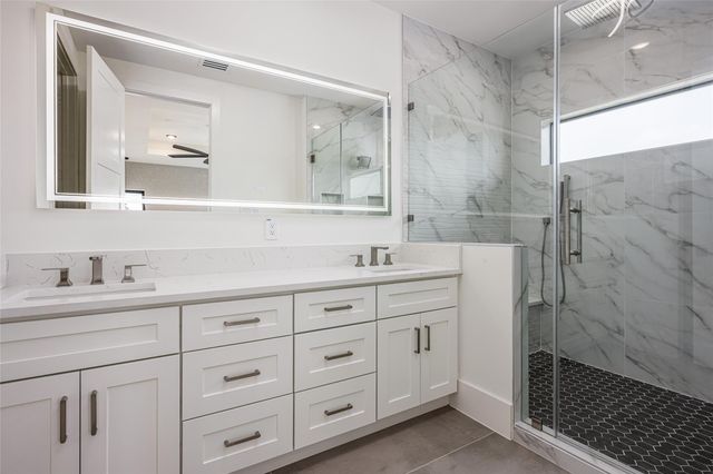 623 Rolling Oaks, Stafford, TX 77477