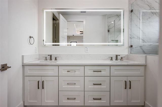 623 Rolling Oaks, Stafford, TX 77477