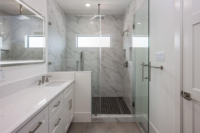 623 Rolling Oaks, Stafford, TX 77477