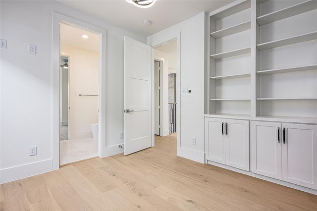 623 Rolling Oaks, Stafford, TX 77477