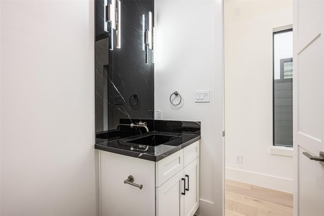 623 Rolling Oaks, Stafford, TX 77477