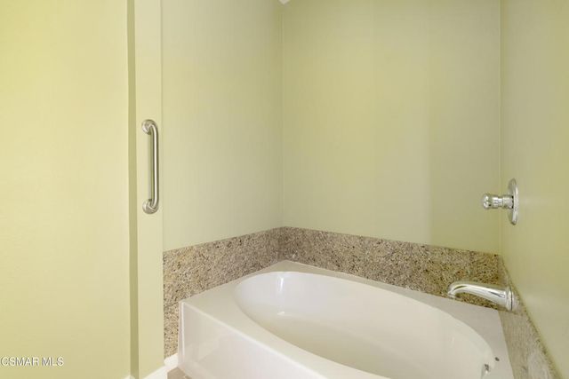 485 Country Club Drive 225, Simi Valley, CA 93065