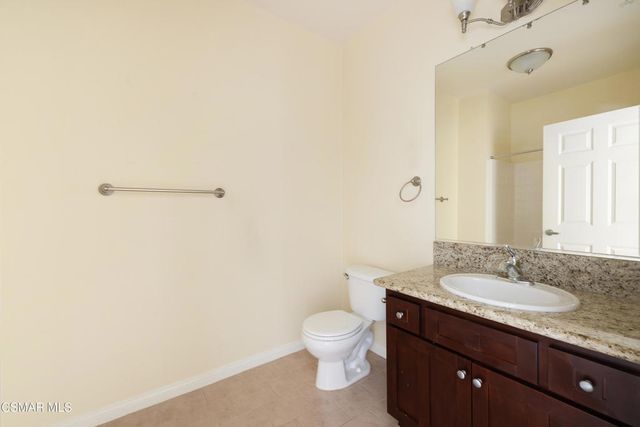 485 Country Club Drive 225, Simi Valley, CA 93065