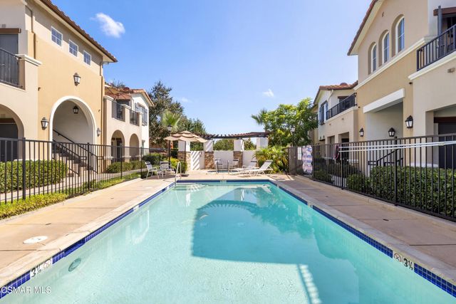 485 Country Club Drive 225, Simi Valley, CA 93065