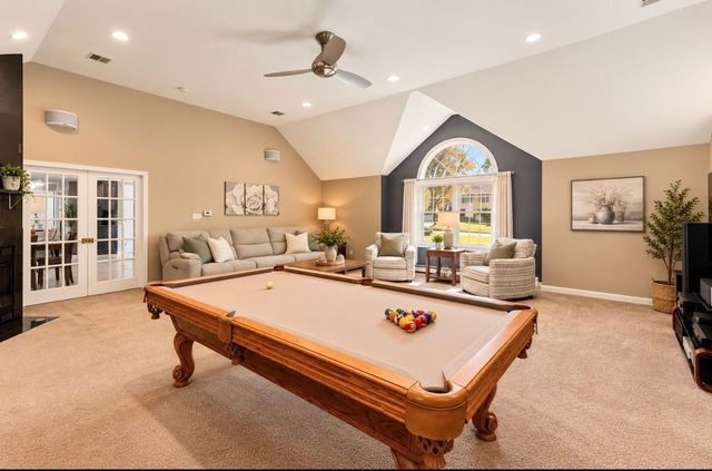 6 Mayhew Farm Dr, Mansfield, MA 02048