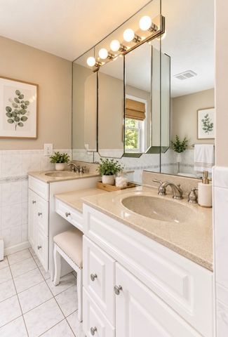 6 Mayhew Farm Dr, Mansfield, MA 02048