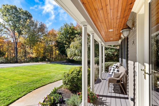 6 Mayhew Farm Dr, Mansfield, MA 02048