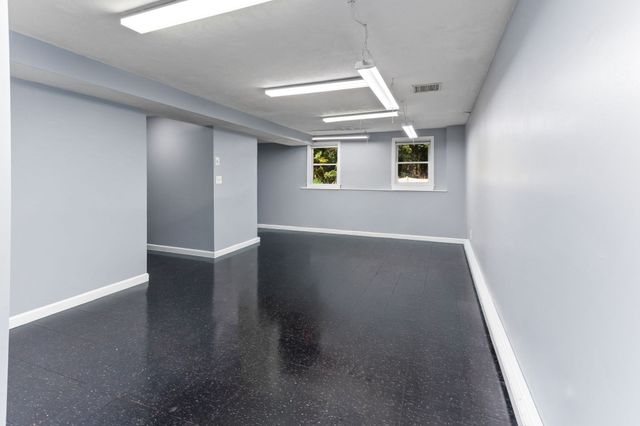 6 Mayhew Farm Dr, Mansfield, MA 02048