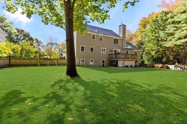 6 Mayhew Farm Dr, Mansfield, MA 02048