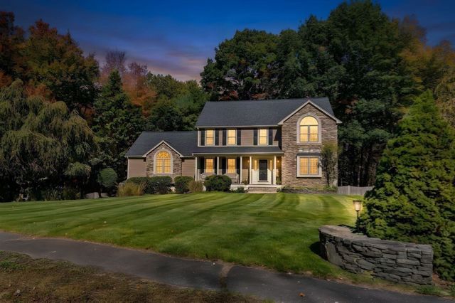 6 Mayhew Farm Dr, Mansfield, MA 02048