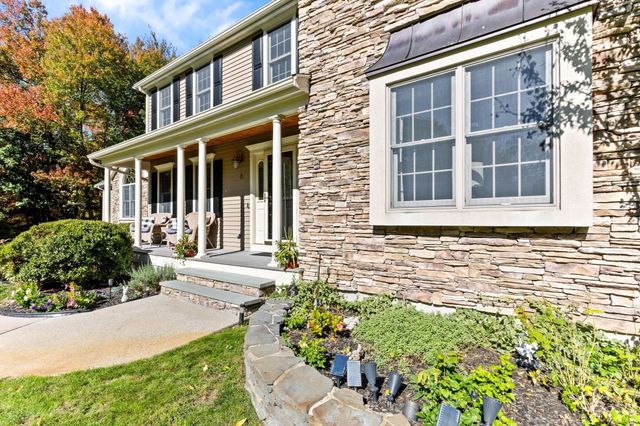 6 Mayhew Farm Dr, Mansfield, MA 02048
