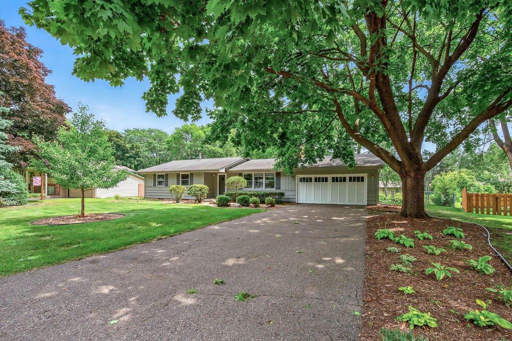 10361 York Lane, Bloomington, MN 55431