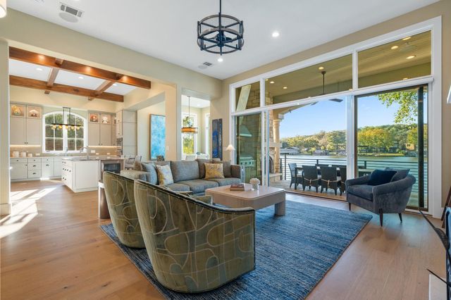 2706 Rivercrest DR, Austin, TX 78746