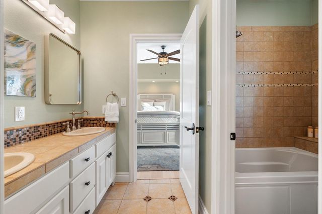 2706 Rivercrest DR, Austin, TX 78746