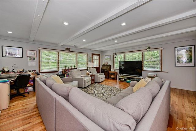 12 Knoll Crest, Miller Place, NY 11764