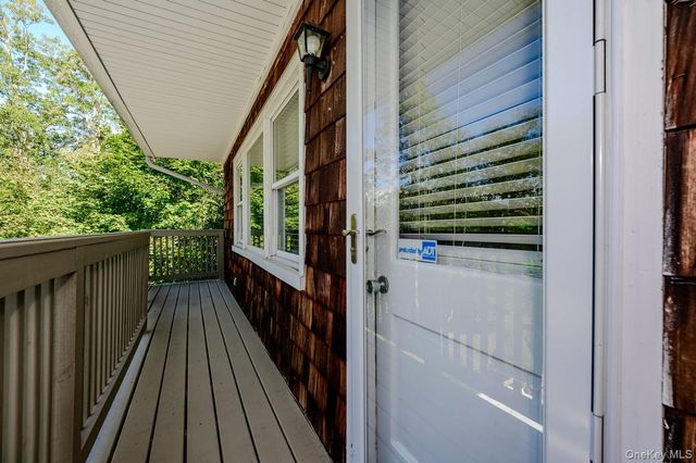 12 Knoll Crest, Miller Place, NY 11764