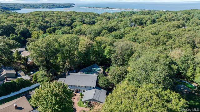 12 Knoll Crest, Miller Place, NY 11764