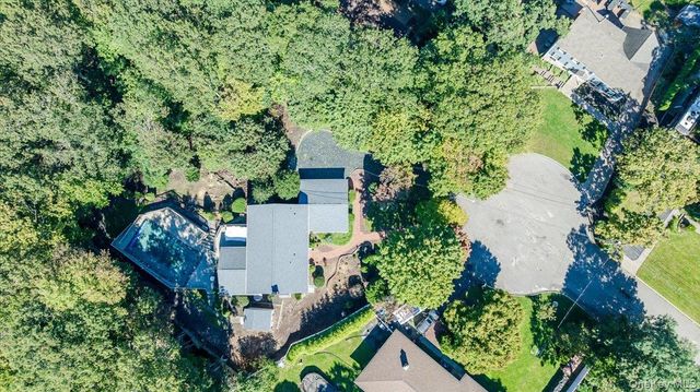 12 Knoll Crest, Miller Place, NY 11764