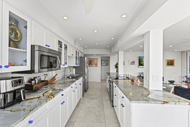 3589 S Ocean Boulevard 306, South Palm Beach, FL 33480