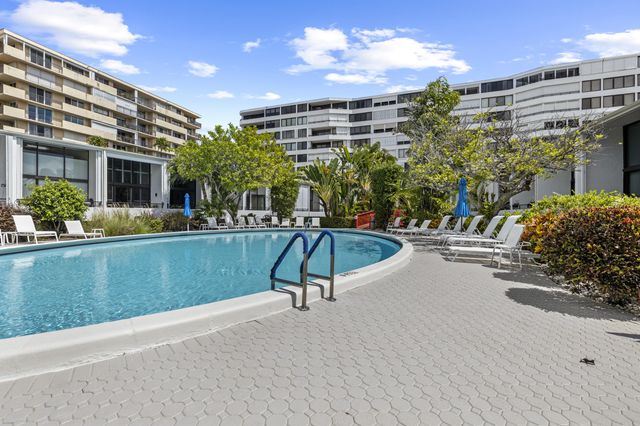 3589 S Ocean Boulevard 306, South Palm Beach, FL 33480