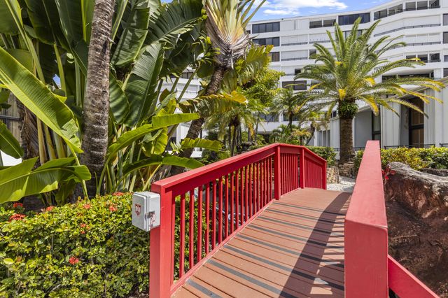 3589 S Ocean Boulevard 306, South Palm Beach, FL 33480