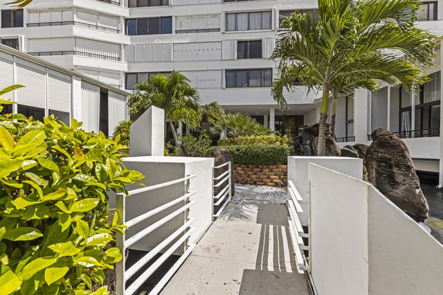 3589 S Ocean Boulevard 306, South Palm Beach, FL 33480