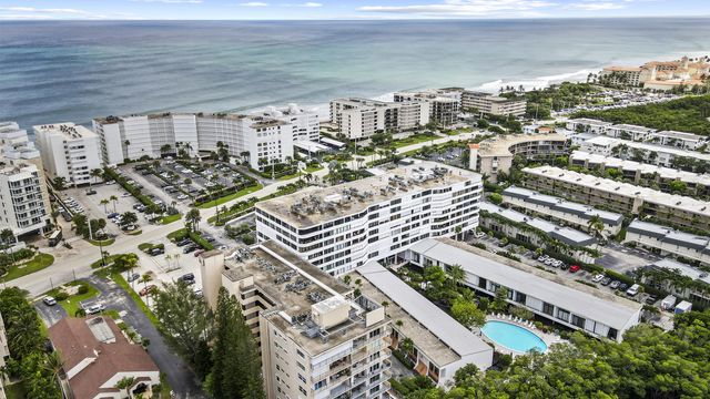 3589 S Ocean Boulevard 306, South Palm Beach, FL 33480