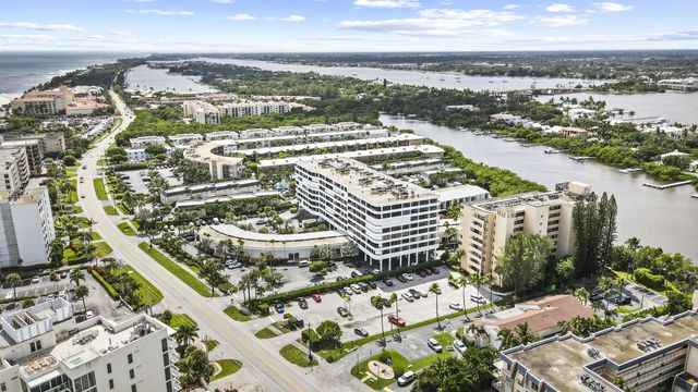 3589 S Ocean Boulevard 306, South Palm Beach, FL 33480