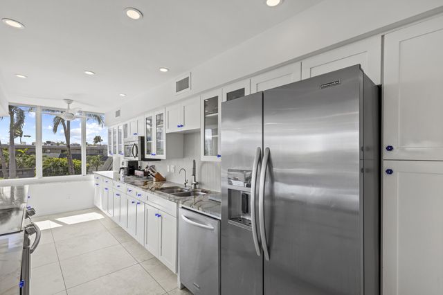 3589 S Ocean Boulevard 306, South Palm Beach, FL 33480