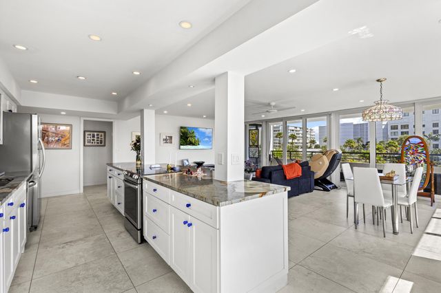 3589 S Ocean Boulevard 306, South Palm Beach, FL 33480